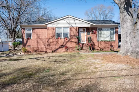 611 Timberlane Dr, Mount Holly, NC 28120