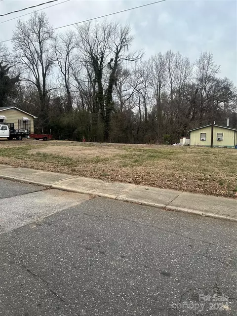 533 Dutch Ave, Mount Holly, NC 28120