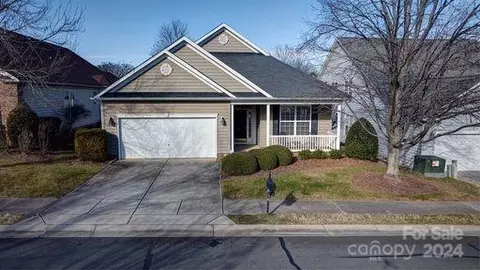 369 Garnet Ct, Fort Mill, SC 29708