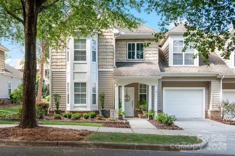 18711 Cloverstone Cir, Cornelius, NC 28031