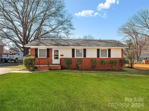 4134 Donnybrook Pl, Charlotte, NC 28205