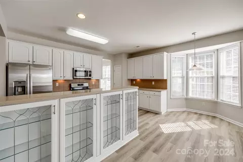 Kitchen - 1658 Onyx Rdg, Fort Mill, SC 29708 photo 1 of 6