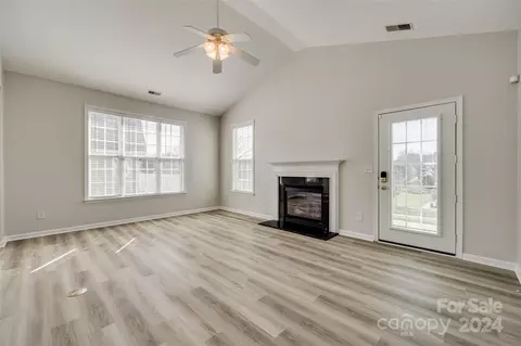 Living - 1658 Onyx Rdg, Fort Mill, SC 29708 photo 4 of 4