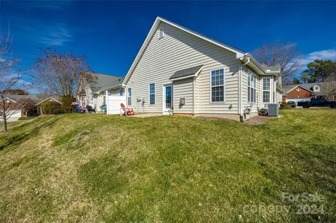 Exterior - 1658 Onyx Rdg, Fort Mill, SC 29708 photo 3 of 10