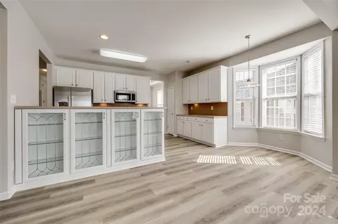 Kitchen - 1658 Onyx Rdg, Fort Mill, SC 29708 photo 2 of 6