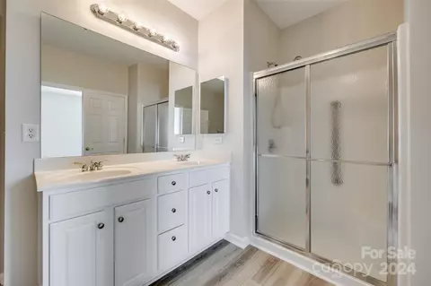 Bath - 1658 Onyx Rdg, Fort Mill, SC 29708 photo 4 of 4