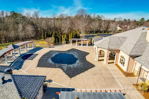 Exterior - 1658 Onyx Rdg, Fort Mill, SC 29708 photo 8 of 10