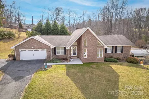 43 Tony Candler Ct, Candler, NC 28715
