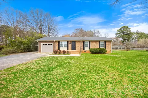 11180 Sudbury Rd, Davidson, NC 28036