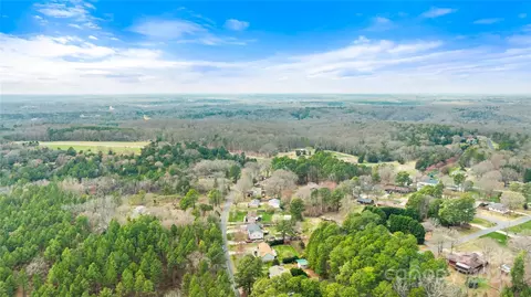 View/Area - 11180 Sudbury Rd, Davidson, NC 28036 photo 3 of 6