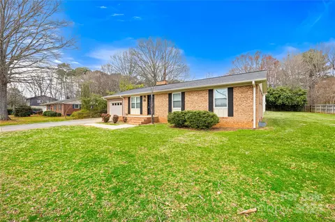 Exterior - 11180 Sudbury Rd, Davidson, NC 28036 photo 3 of 10