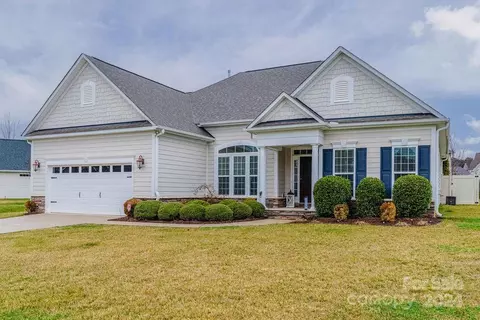 945 Brookdale Ln, Stanley, NC 28164