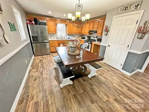 Dining - 37 E Pine St, Maiden, NC 28650 photo 1 of 4