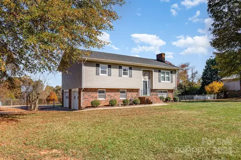 1606 Allen Ln, Conover, NC 28613