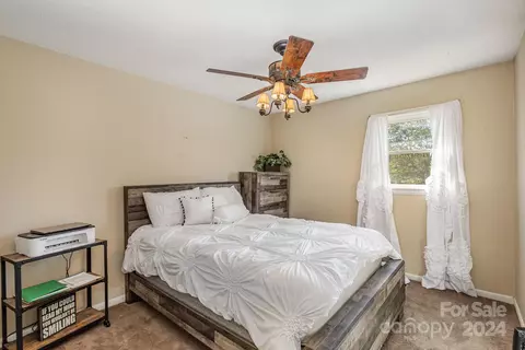 Bedroom - 1606 Allen Ln, Conover, NC 28613 photo 1 of 4