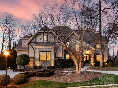 1410 Elmsford Ln, Matthews, NC 28105