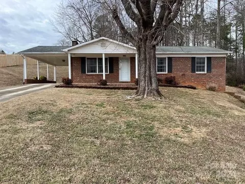 2535 Post Ne Pl NE, Lenoir, NC 28645