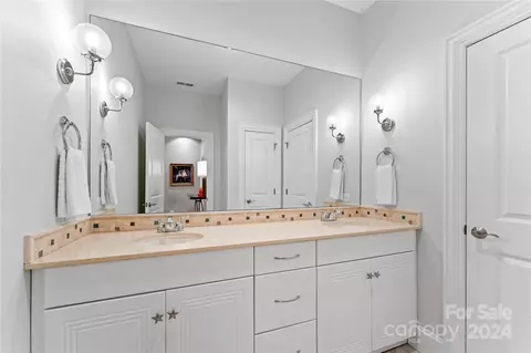 Bath - 8149 Deep Water Ln, Denver, NC 28037 photo 9 of 10