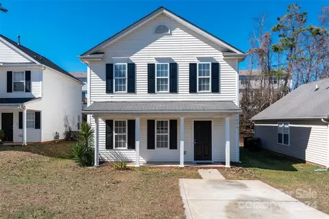 1323 Braveheart Ln, Charlotte, NC 28216