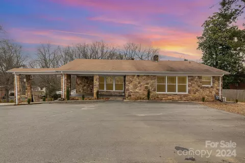 1806 N Cannon Blvd, Kannapolis, NC 28083