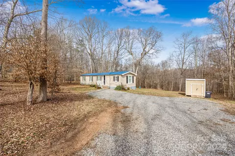 224 Fieldcrest Dr, Statesville, NC 28677