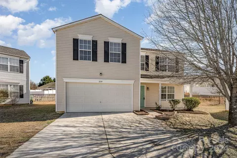 8109 Rosberg Ln, Charlotte, NC 28216