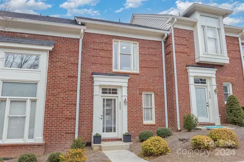 2642 Dilworth Heights Ln, Charlotte, NC 28209