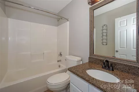 Bath - 10779 Traders Ct, Davidson, NC 28036 photo 3 of 3