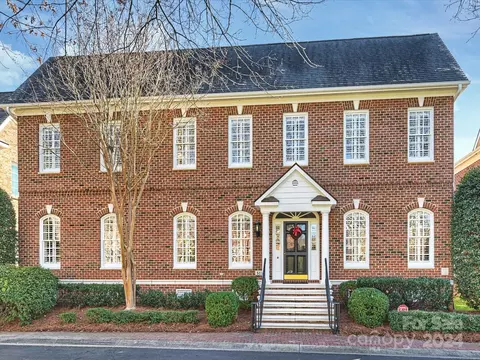 5118 Oxford Crescent Dr, Charlotte, NC 28226