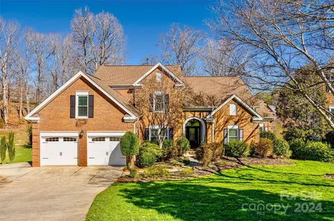 11023 Thornhill Club Dr, Charlotte, NC 28277