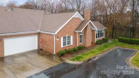 9029 Grand Oak Dr, Charlotte, NC 28277