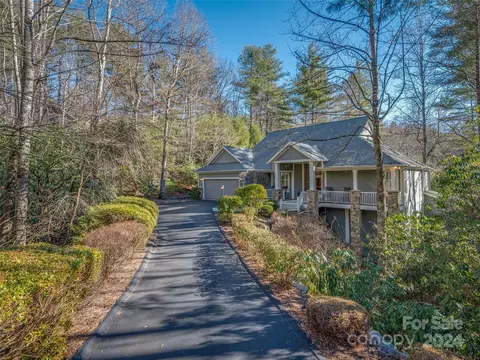 137 Chattooga Run, Hendersonville, NC 28739