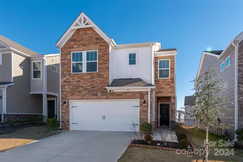 519 Palmarosa St, Fort Mill, SC 29715