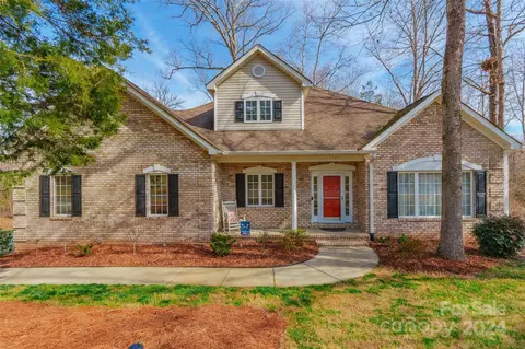 3291 Woodchuck Dr, Kannapolis, NC 28081