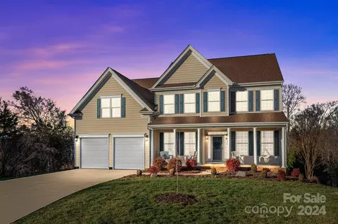 7950 Woodmere Dr, Harrisburg, NC 28075