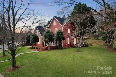 Exterior - 528 Ashby Dr, Davidson, NC 28036 photo 7 of 11