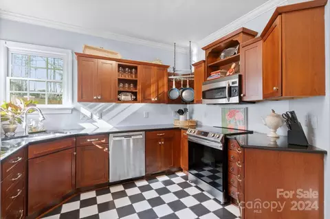 Kitchen - 528 Ashby Dr, Davidson, NC 28036 photo 4 of 4
