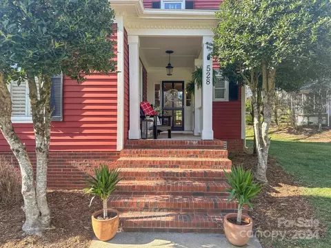 Exterior - 528 Ashby Dr, Davidson, NC 28036 photo 3 of 11