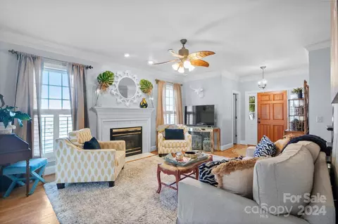 Living - 528 Ashby Dr, Davidson, NC 28036 photo 4 of 7