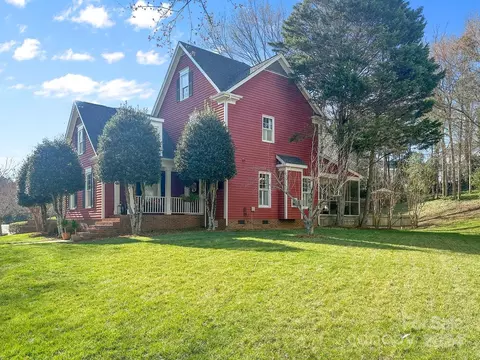 Exterior - 528 Ashby Dr, Davidson, NC 28036 photo 6 of 11