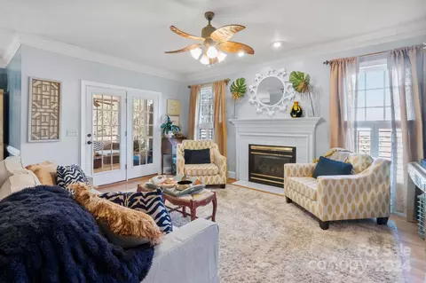 Living - 528 Ashby Dr, Davidson, NC 28036 photo 3 of 7