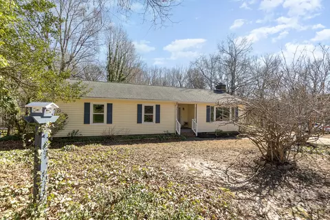 21014 Pine Ridge Dr, Cornelius, NC 28031