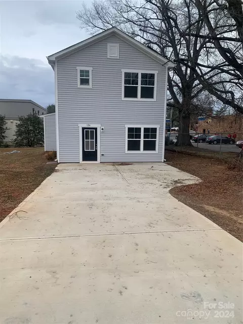 124 Lindsey St, Statesville, NC 28625