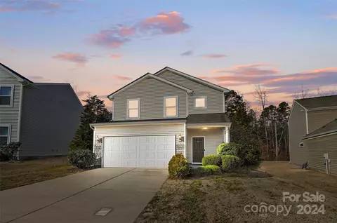 7524 Spring Spruce Ln, Charlotte, NC 28227