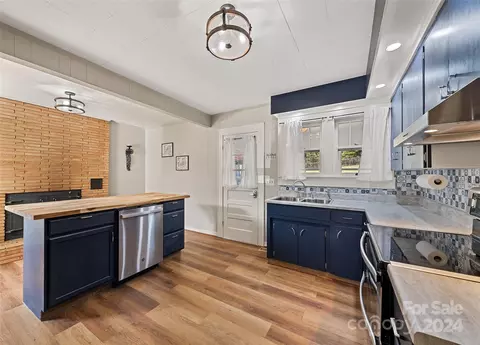 Kitchen - 1671 Old Clyde Rd, Clyde, NC 28721 photo 3 of 4