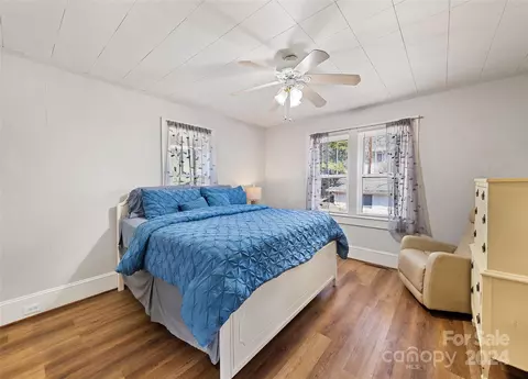 Bedroom - 1671 Old Clyde Rd, Clyde, NC 28721 photo 1 of 4