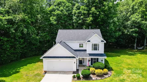 11902 Misty Pine Ct, Charlotte, NC 28215