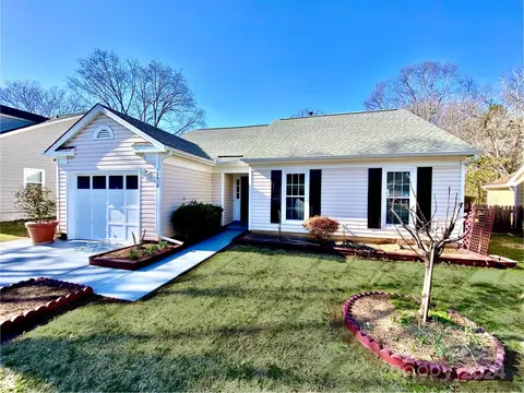 12618 Danby Rd, Pineville, NC 28134