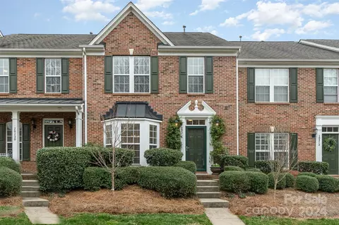 20216 Amy Lee Dr, Cornelius, NC 28031