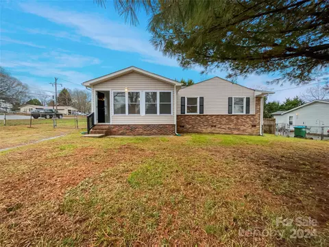 518 Washington Ave, Bessemer City, NC 28016